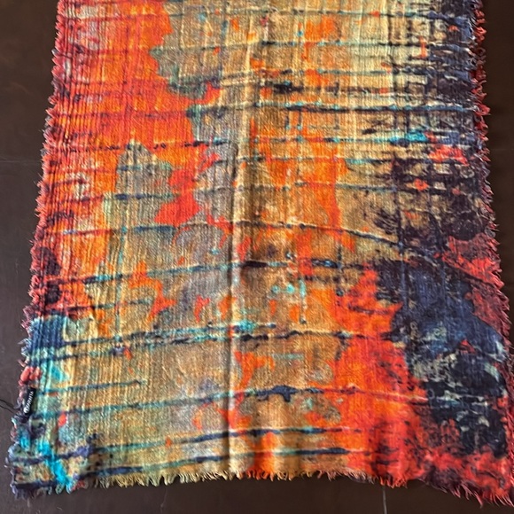 Dupatta Designs rectangular wool wrap - Picture 2 of 4